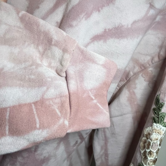 NWOT Civilregime Sweatshirt with embroidered roses down both sleeves. - Picture 7 of 9